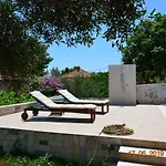 Sealodge: Luxurious Beachfront With Private Pool And Sea Views * Rogac