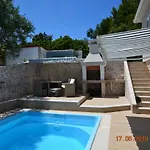 Sealodge: Luxurious Beachfront With Private Pool And Sea Views *