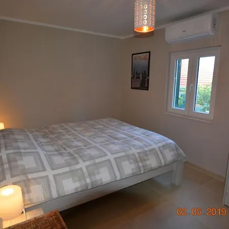 Sealodge: Luxurious Beachfront With Private Pool And Sea Views Villa *