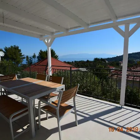 Sealodge: Luxurious Beachfront With Private Pool And Sea Views Rogac