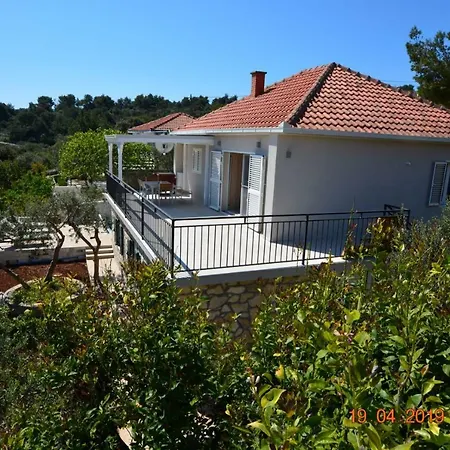 Dreamlodge - Luxe Dalmatian Villa, Private Pool, Parking, Mooring, Breathtaking Sea & Mountain View, At 150 M From Idyllic Private *