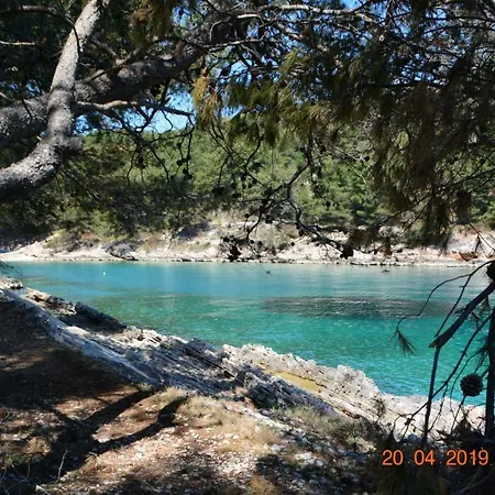 Villa Dreamlodge - Luxe Dalmatian Villa, Private Pool, Parking, Mooring, Breathtaking Sea & Mountain View, At 150 M From Idyllic Private Rogač