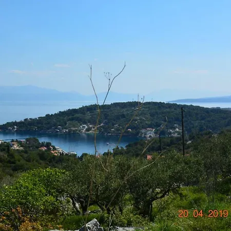 Villa Dreamlodge - Luxe Dalmatian Villa, Private Pool, Parking, Mooring, Breathtaking Sea & Mountain View, At 150 M From Idyllic Private Rogač
