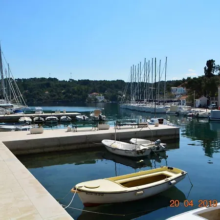 Dreamlodge - Luxe Dalmatian Villa, Private Pool, Parking, Mooring, Breathtaking Sea & Mountain View, At 150 M From Idyllic Private Rogač