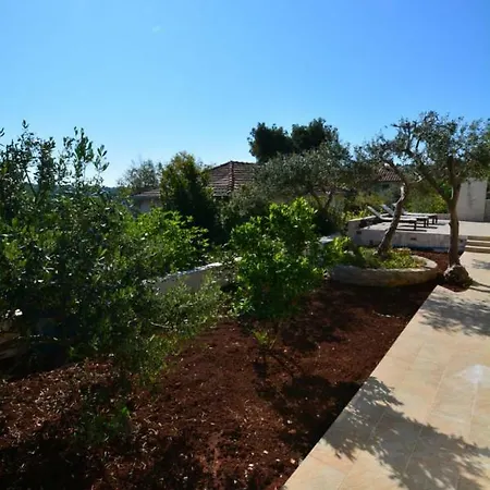 Dreamlodge - Luxe Dalmatian Villa, Private Pool, Parking, Mooring, Breathtaking Sea & Mountain View, At 150 M From Idyllic Private * Rogač