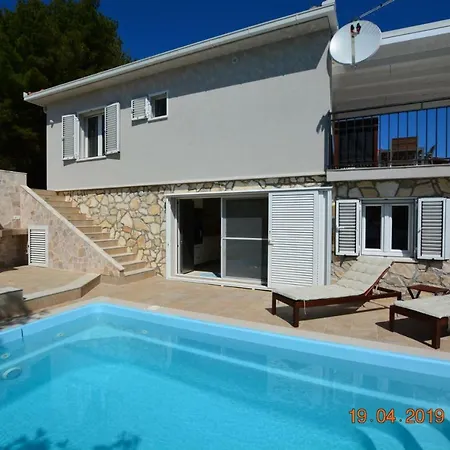 Dreamlodge - Luxe Dalmatian Villa, Private Pool, Parking, Mooring, Breathtaking Sea & Mountain View, At 150 M From Idyllic Private *