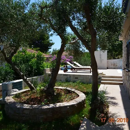 Dreamlodge - Luxe Dalmatian Villa, Private Pool, Parking, Mooring, Breathtaking Sea & Mountain View, At 150 M From Idyllic Private