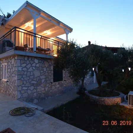 Dreamlodge - Luxe Dalmatian Villa, Private Pool, Parking, Mooring, Breathtaking Sea & Mountain View, At 150 M From Idyllic Private * Rogač