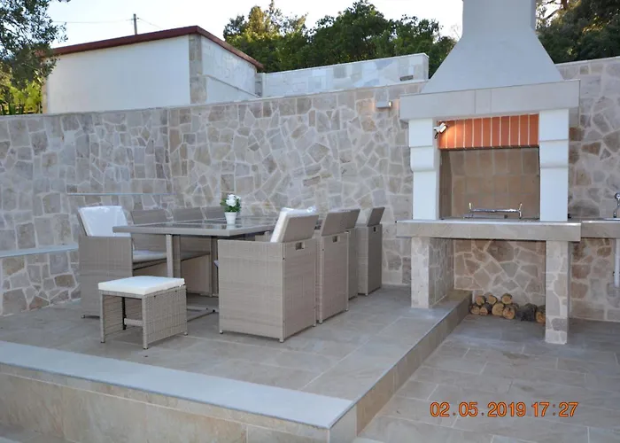 וילה Dreamlodge - Luxe Dalmatian Villa, Private Pool, Parking, Mooring, Breathtaking Sea & Mountain View, At 150 M From Idyllic Private Rogač