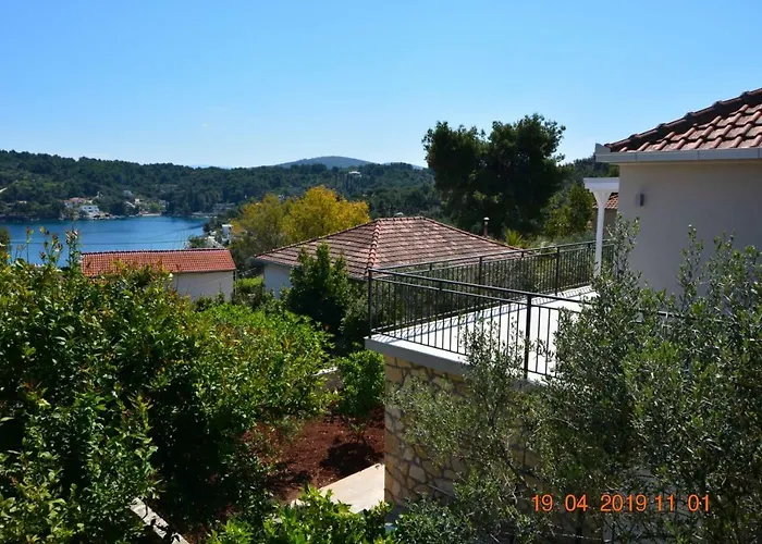 וילה Dreamlodge - Luxe Dalmatian Villa, Private Pool, Parking, Mooring, Breathtaking Sea & Mountain View, At 150 M From Idyllic Private *