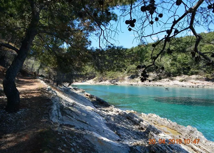 וילה Dreamlodge - Luxe Dalmatian Villa, Private Pool, Parking, Mooring, Breathtaking Sea & Mountain View, At 150 M From Idyllic Private Rogač