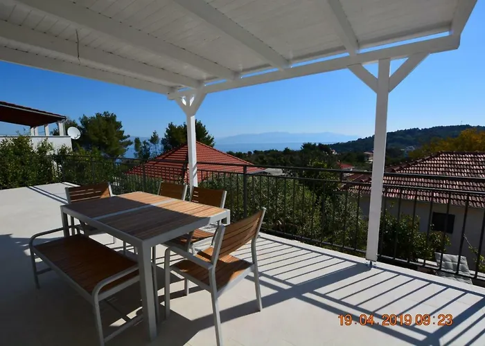 Dreamlodge - Luxe Dalmatian Villa, Private Pool, Parking, Mooring, Breathtaking Sea & Mountain View, At 150 M From Idyllic Private Rogač