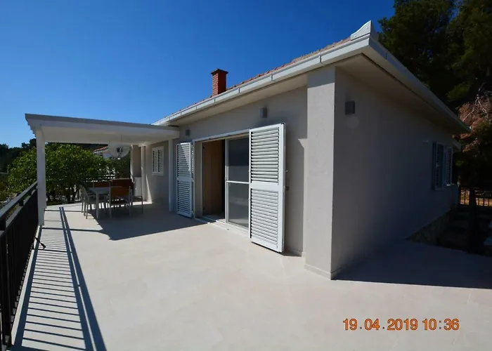 Dreamlodge - Luxe Dalmatian Villa, Private Pool, Parking, Mooring, Breathtaking Sea & Mountain View, At 150 M From Idyllic Private וילה