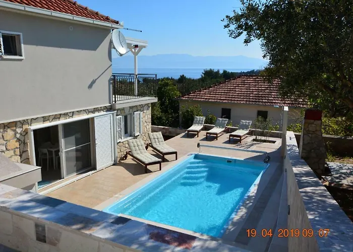 וילה Dreamlodge - Luxe Dalmatian Villa, Private Pool, Parking, Mooring, Breathtaking Sea & Mountain View, At 150 M From Idyllic Private Rogač