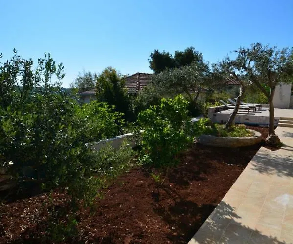 Dreamlodge - Luxe Dalmatian Villa, Private Pool, Parking, Mooring, Breathtaking Sea & Mountain View, At 150 M From Idyllic Private * Rogač