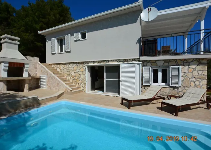 Dreamlodge - Luxe Dalmatian Villa, Private Pool, Parking, Mooring, Breathtaking Sea & Mountain View, At 150 M From Idyllic Private *