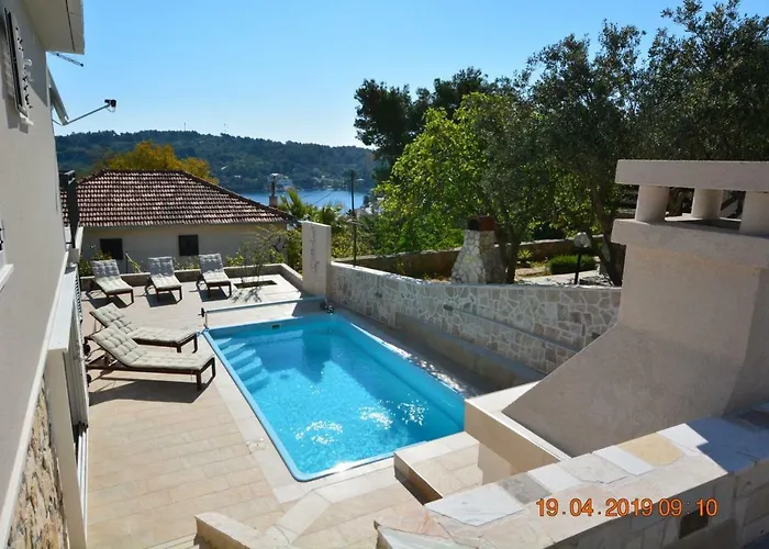 וילה Dreamlodge - Luxe Dalmatian Villa, Private Pool, Parking, Mooring, Breathtaking Sea & Mountain View, At 150 M From Idyllic Private *