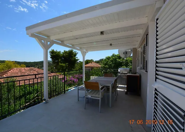 וילה Dreamlodge - Luxe Dalmatian Villa, Private Pool, Parking, Mooring, Breathtaking Sea & Mountain View, At 150 M From Idyllic Private Rogač