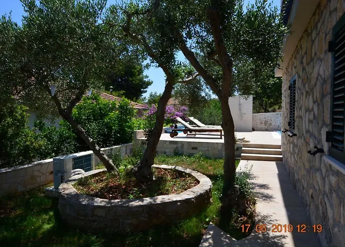 Dreamlodge - Luxe Dalmatian Villa, Private Pool, Parking, Mooring, Breathtaking Sea & Mountain View, At 150 M From Idyllic Private