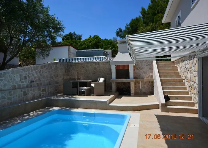 Dreamlodge - Luxe Dalmatian Villa, Private Pool, Parking, Mooring, Breathtaking Sea & Mountain View, At 150 M From Idyllic Private *