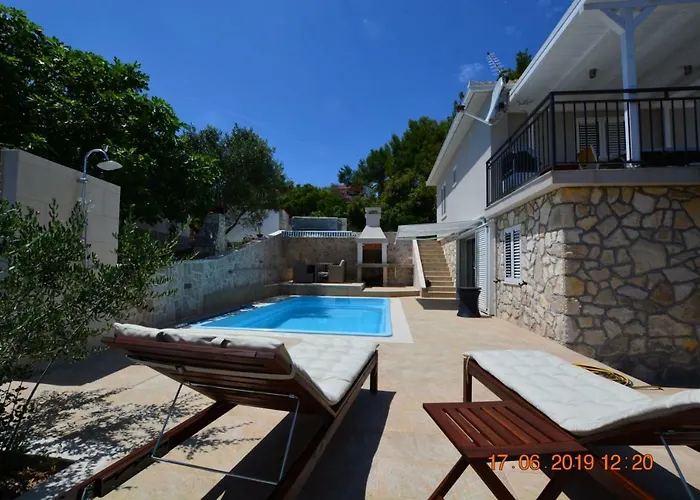 Dreamlodge - Luxe Dalmatian Villa, Private Pool, Parking, Mooring, Breathtaking Sea & Mountain View, At 150 M From Idyllic Private וילה