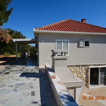 Sealodge - Luxe Villa, Private Pool, Mooring, Parking, Sea & Mountain View, At 150 M From Idyllic Private Rogač