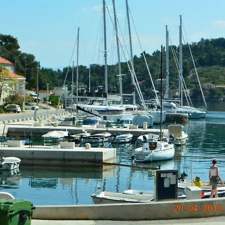 Villa Sealodge - Luxe Villa, Private Pool, Mooring, Parking, Sea & Mountain View, At 150 M From Idyllic Private