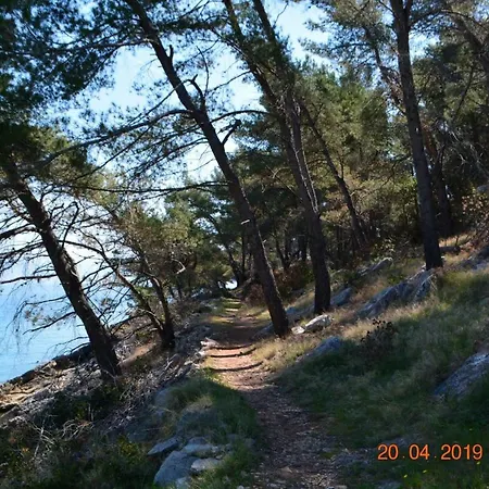 Sealodge - Luxe Villa, Private Pool, Mooring, Parking, Sea & Mountain View, At 150 M From Idyllic Private Villa Rogač